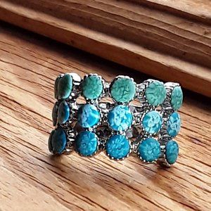 💍 Viva Beads Blue Ring (NWOT) 💍